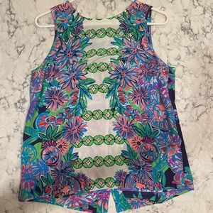 Lilly Pulitzer silk sleeveless shirt w/ gold buttons up the back-Pretty pattern!